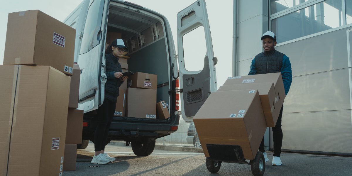 7 Ecommerce Logistics Trends Marketers Should Watch for In 2022