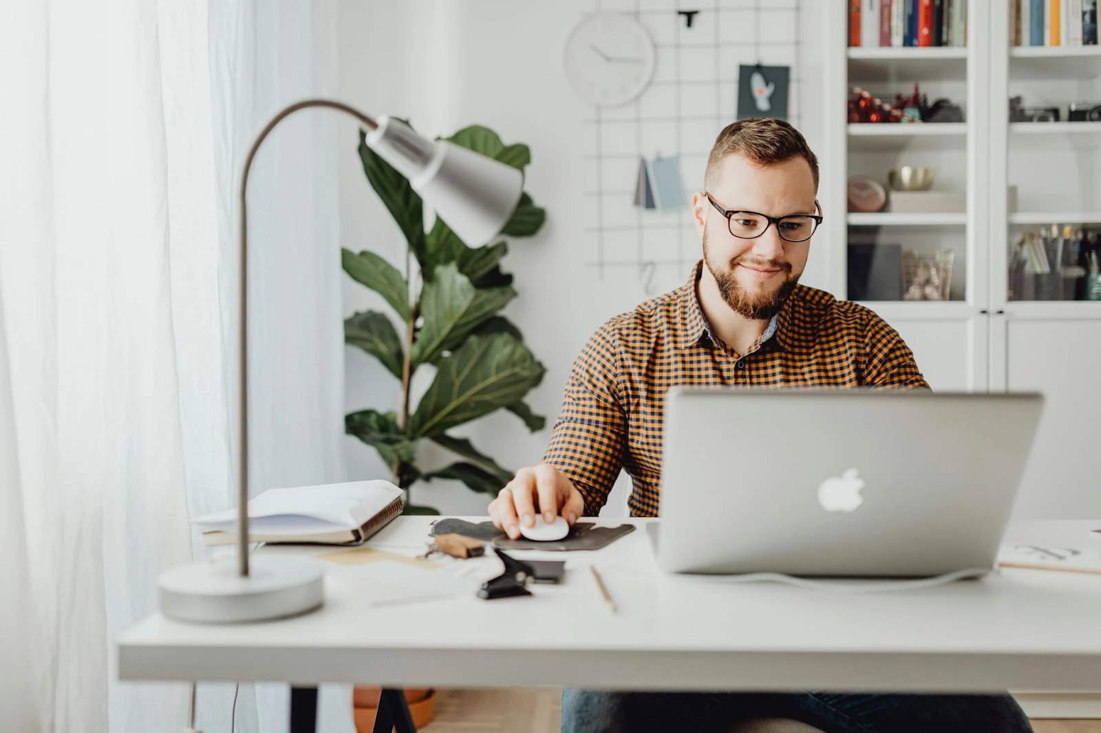 Navigating the SaaS Landscape: Enhancing Business Software Discovery with Online Interaction